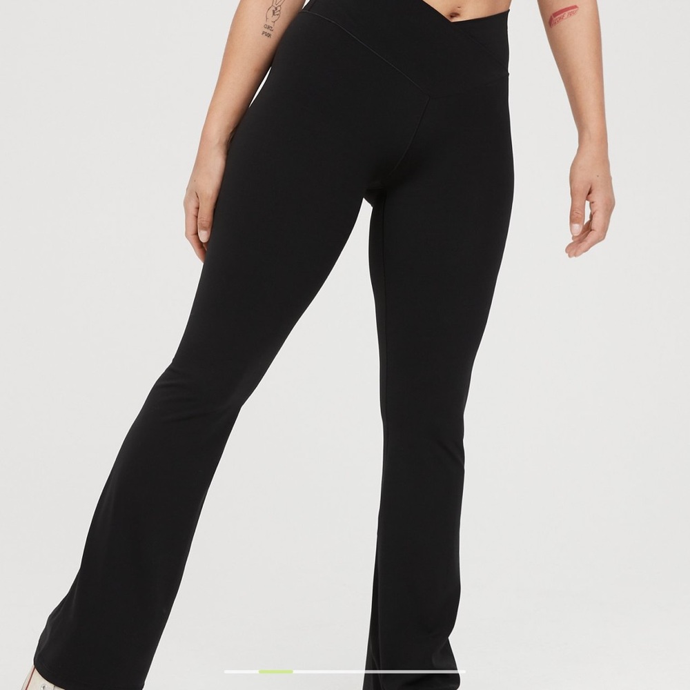 NWT Small Long Aerie OFFLINE Real Me Crossover Flare Leggings